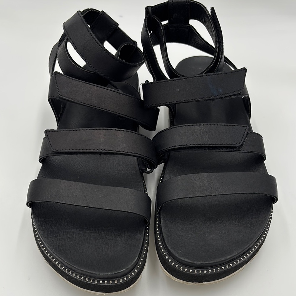 Sorel Roaming Multi-Strap Sandals